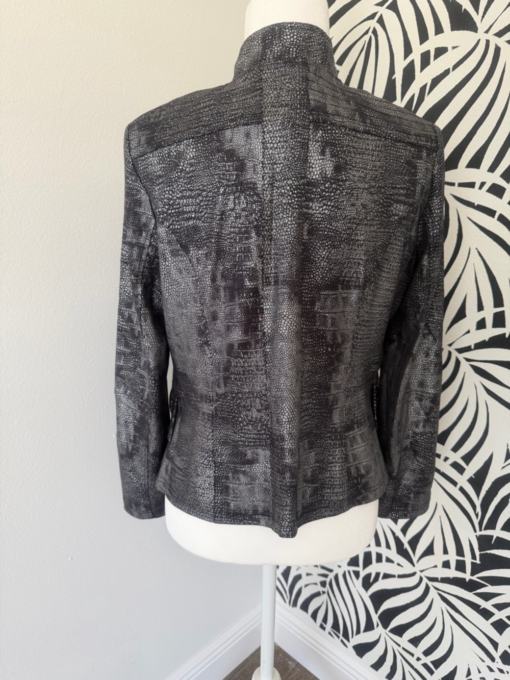 CLARA SUNWOO Liquid Leather Black Textured Moto Jacket - Picture 4 of 5